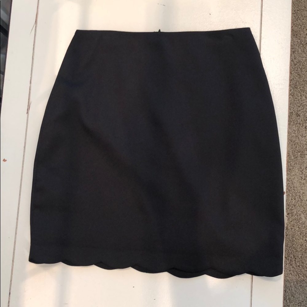 SCALLOPED SKIRT